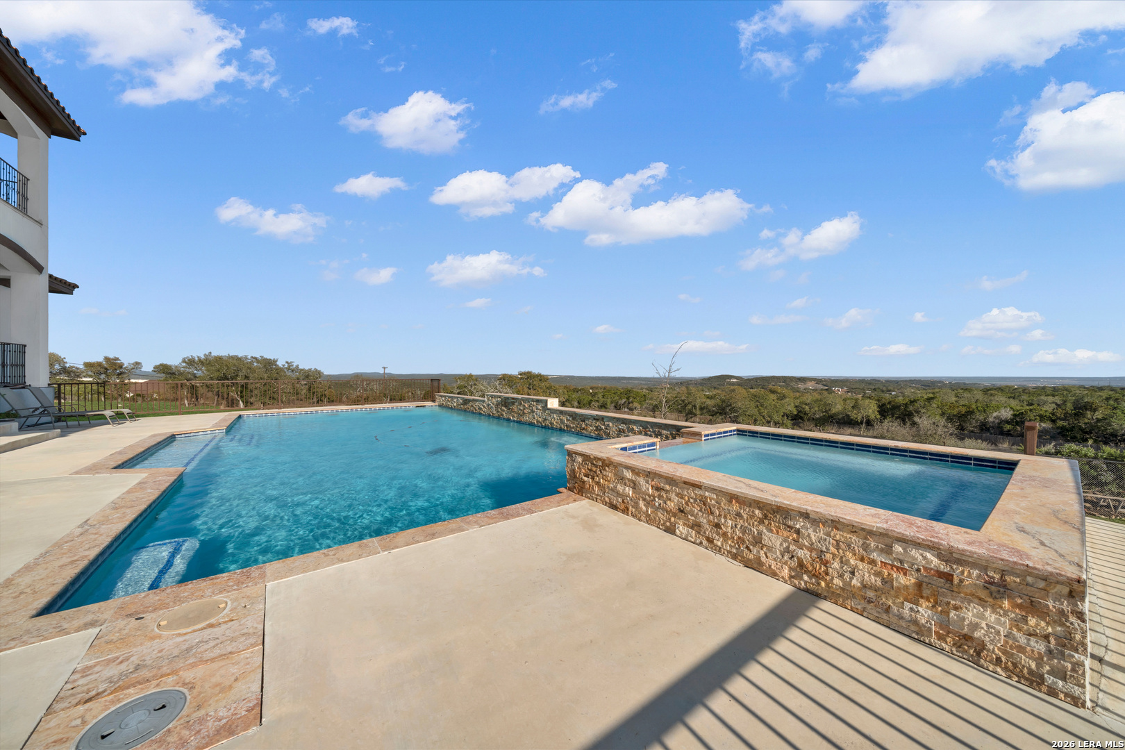 205 County Road 2727 Mico TX 78056