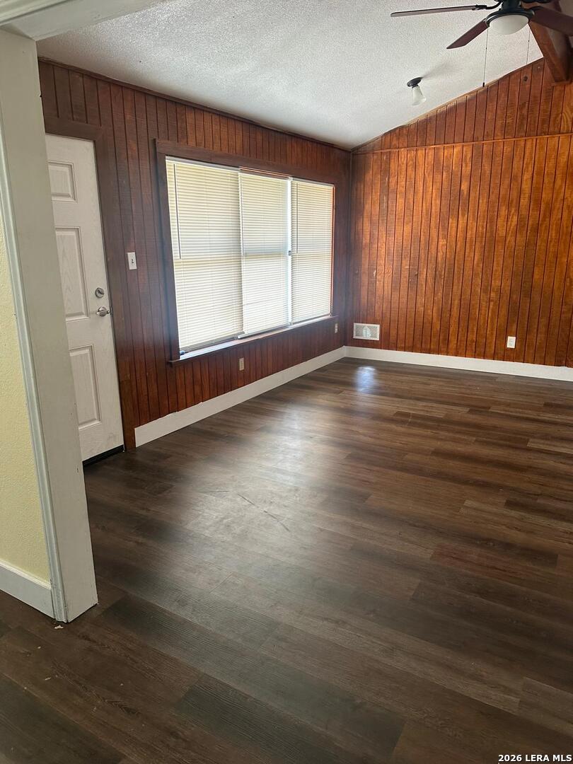 462 Hialeah San Antonio TX 78218