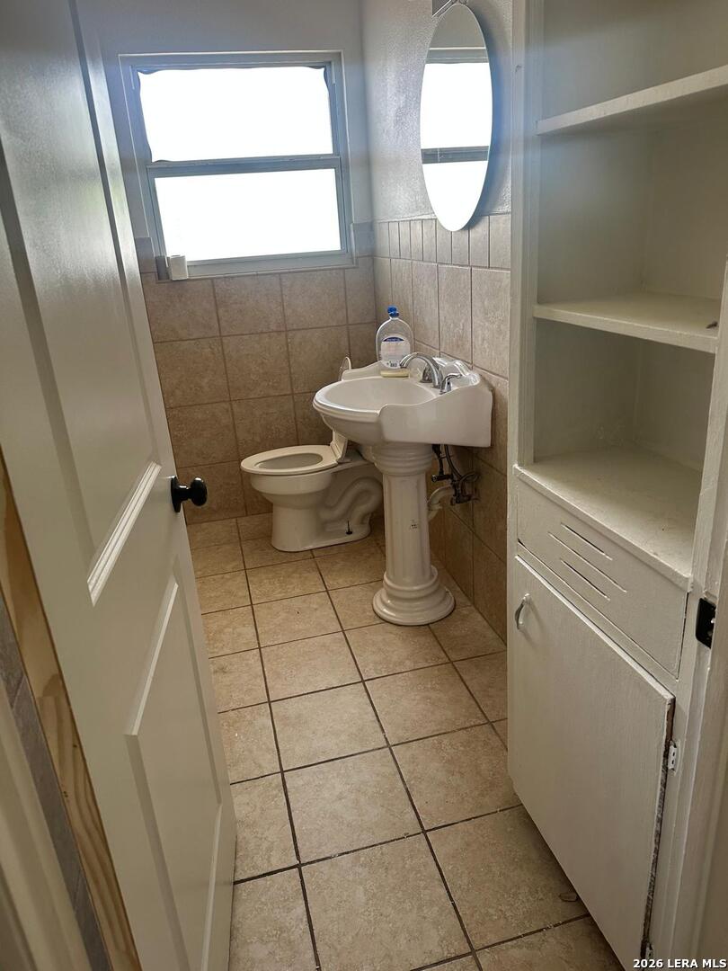 462 Hialeah San Antonio TX 78218