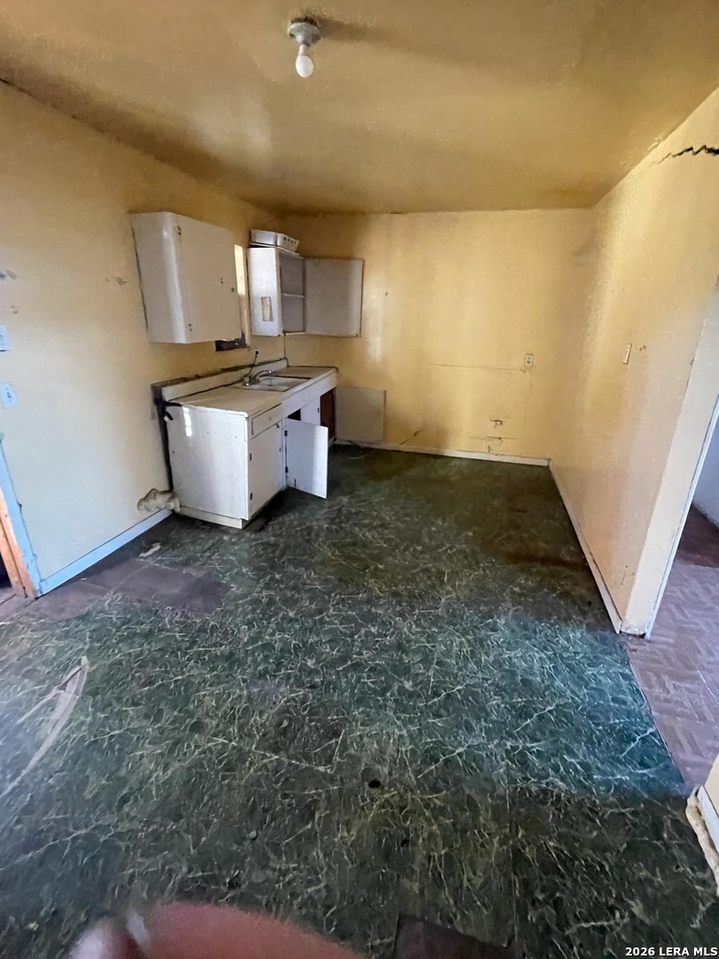 614 Sunglo San Antonio TX 78221