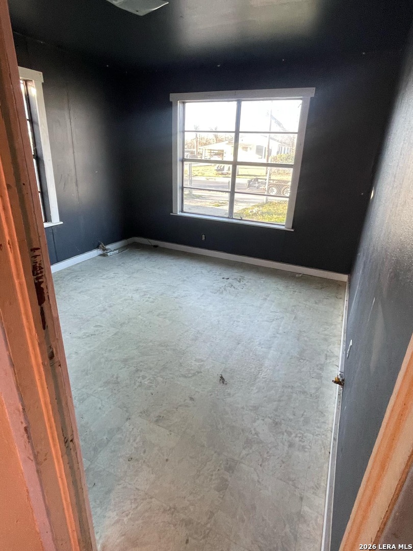 614 Sunglo San Antonio TX 78221