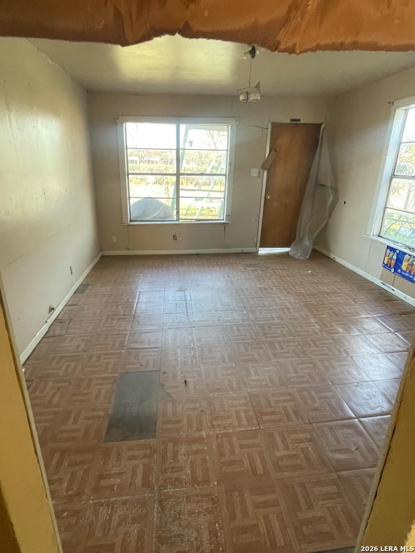 614 Sunglo San Antonio TX 78221