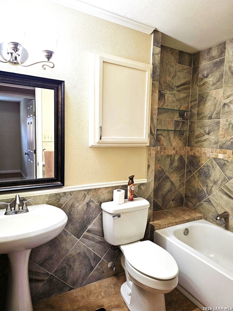 9406 Sugarloaf San Antonio TX 78245