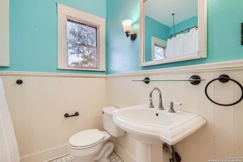 1611 Mckinley Avenue San Antonio TX 78210