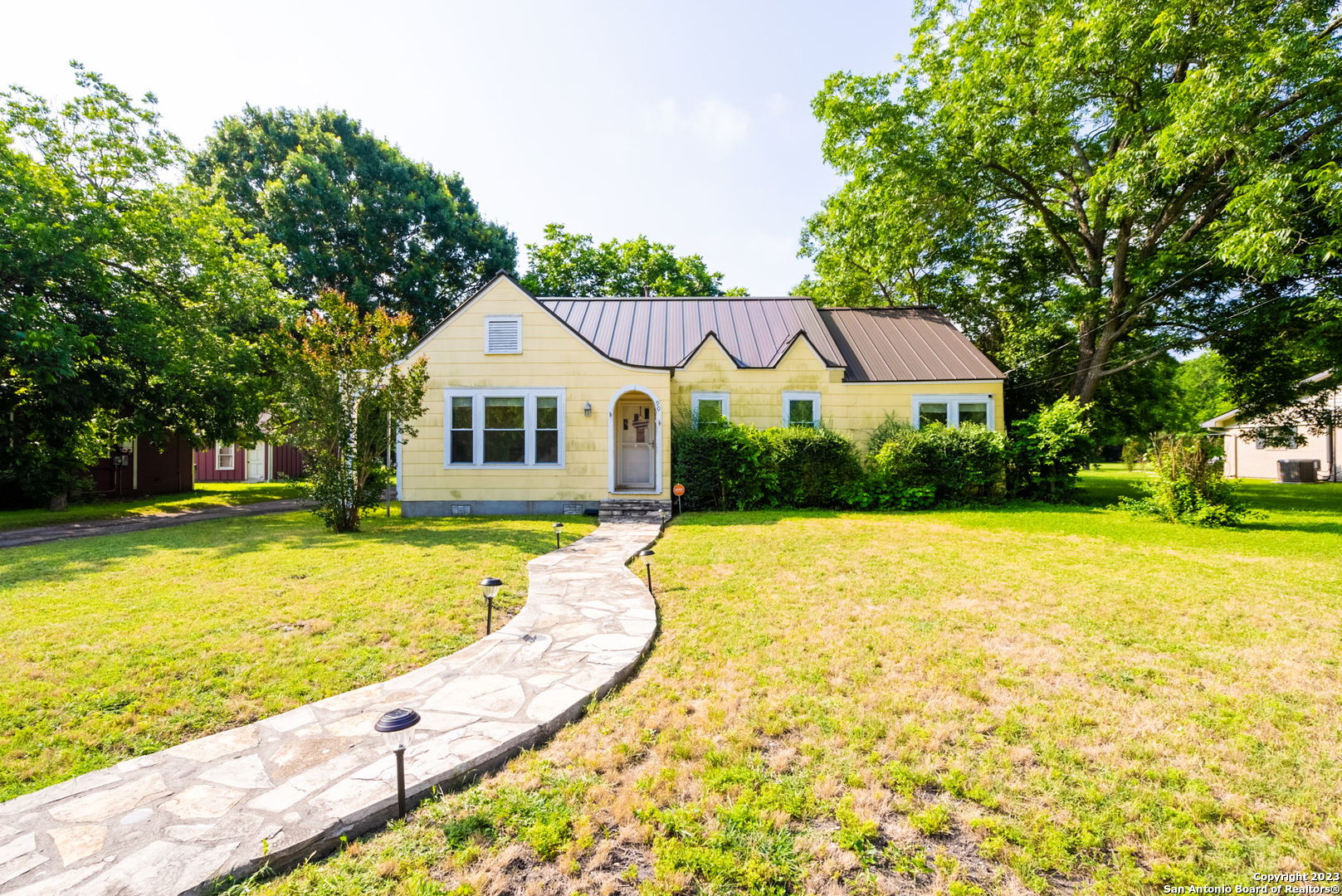 908 Maple Street Lockhart TX 78644