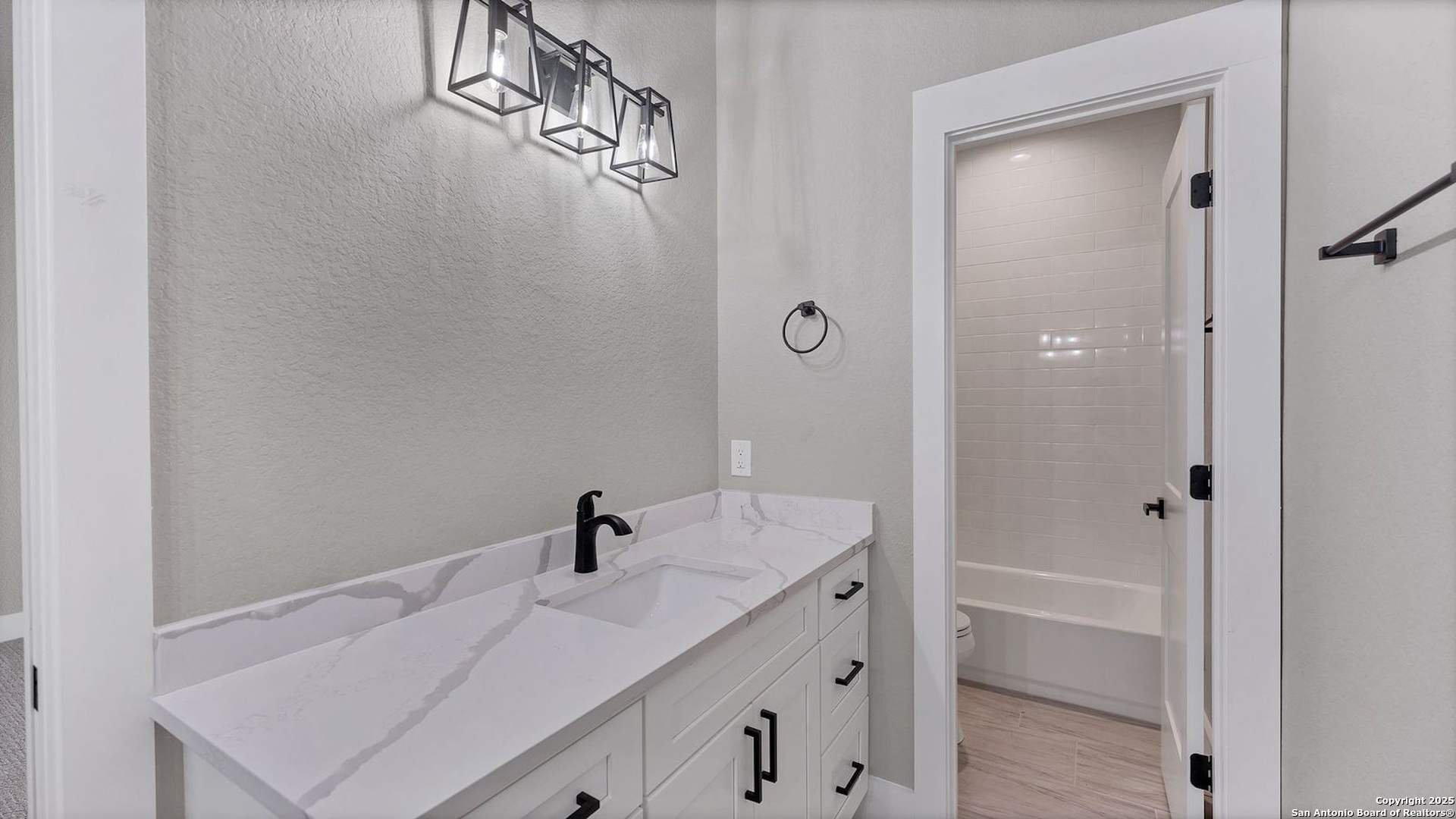 725 Winding View New Braunfels TX 78132