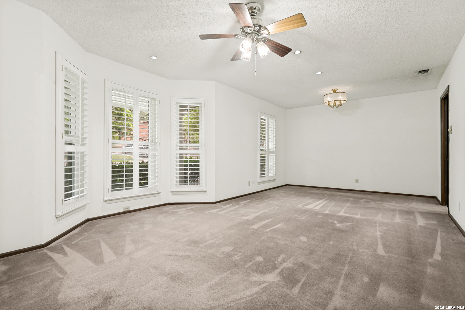 2127 Oak Wild Street San Antonio TX 78232