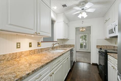2127 Oak Wild Street San Antonio TX 78232