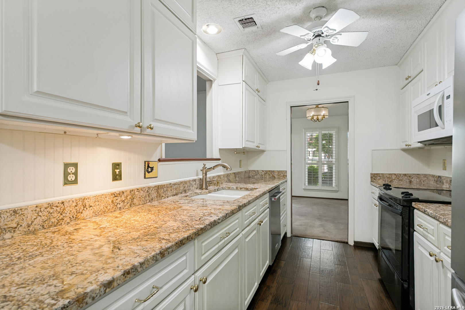 2127 Oak Wild Street San Antonio TX 78232