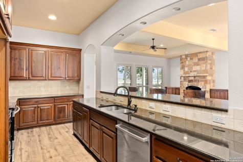 2885 Rock Barn Drive E Kerrville TX 78028