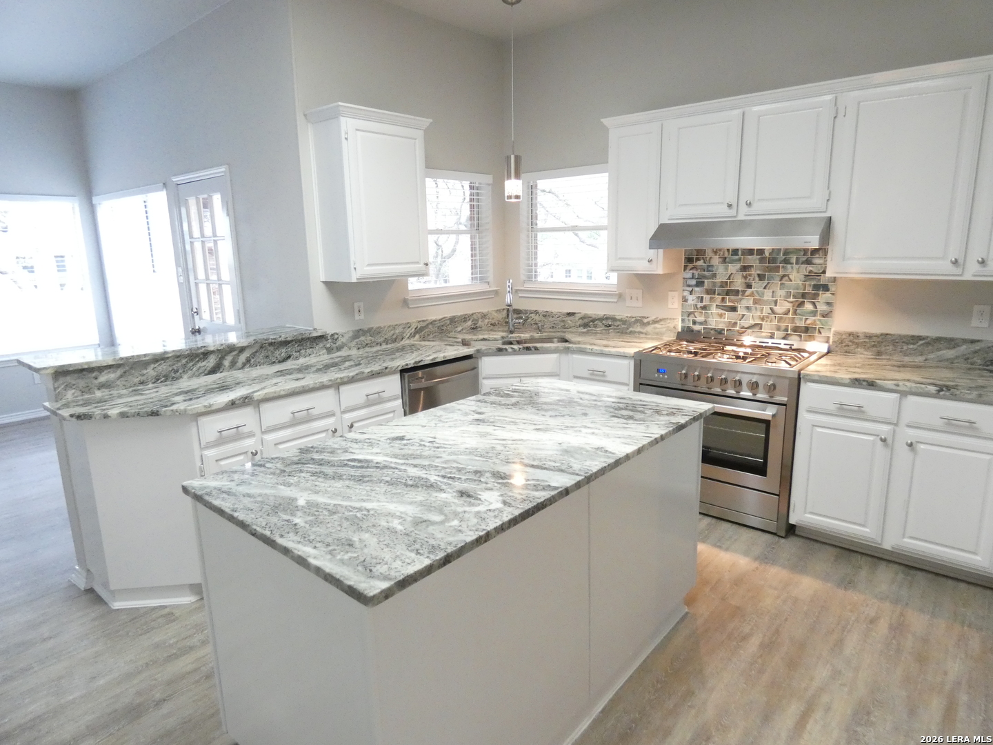 8823 Shady Valley San Antonio TX 78254
