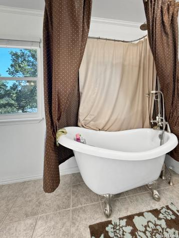 1406 N Harper Road Kerrville TX 78028