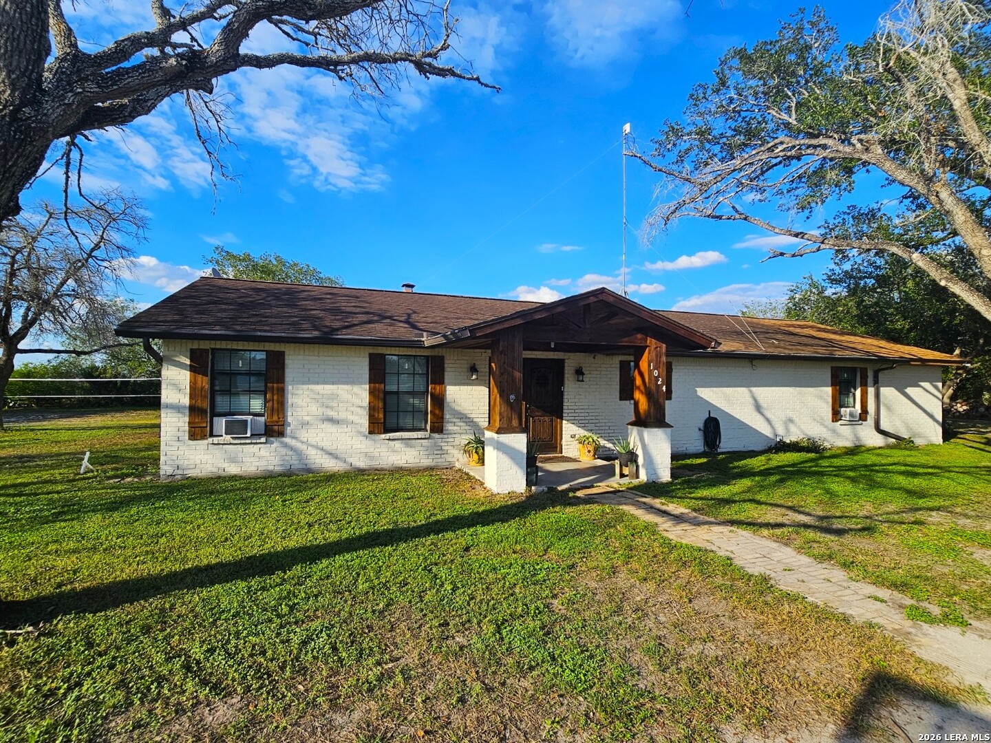 1024 Fm 1145 Kenedy TX 78119