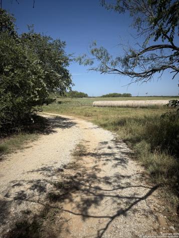 2015 County Road 420 Stockdale TX 78160