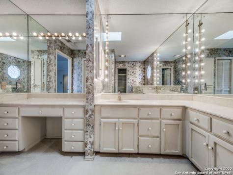98 Longbow Road Shavano Park TX 78231