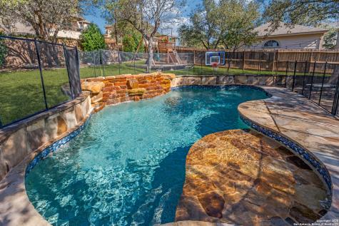24011 Seven Winds San Antonio TX 78258
