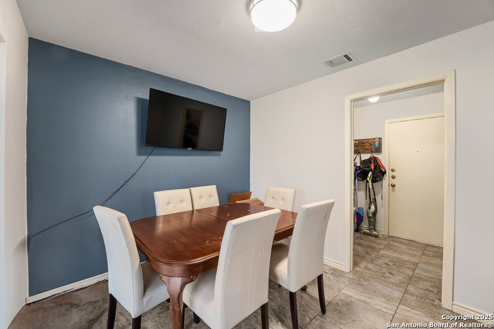 4983 Watering Trail Drive San Antonio TX 78247