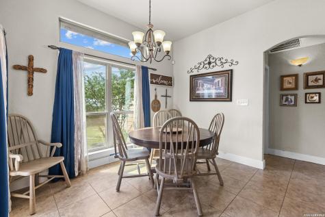 1812 Wandering Trail Pleasanton TX 78064