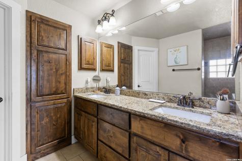 1812 Wandering Trail Pleasanton TX 78064