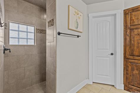 1812 Wandering Trail Pleasanton TX 78064