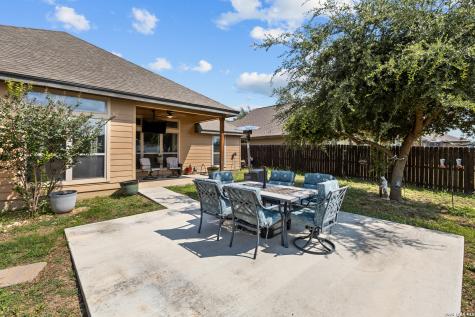 1812 Wandering Trail Pleasanton TX 78064