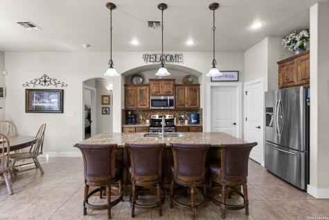1812 Wandering Trail Pleasanton TX 78064