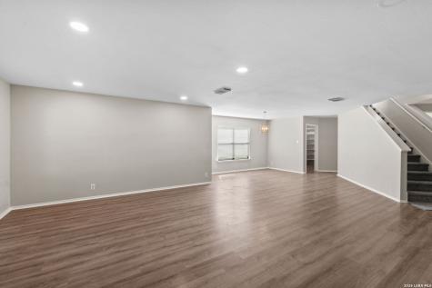 7051 Shadow Run San Antonio TX 78250