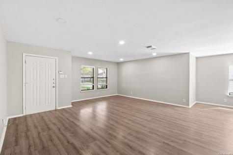 7051 Shadow Run San Antonio TX 78250