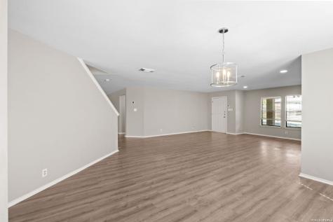 7051 Shadow Run San Antonio TX 78250