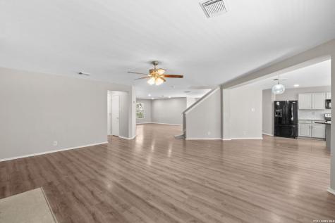 7051 Shadow Run San Antonio TX 78250