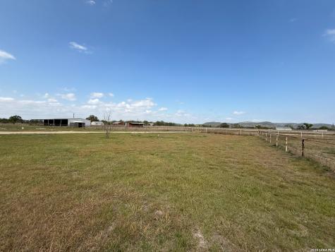 385 Silver Wings Medina TX 78055