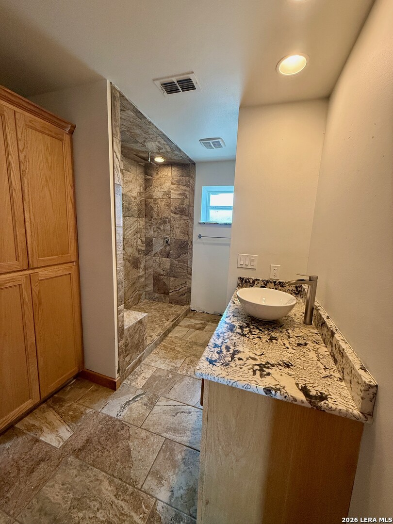 385 Silver Wings Medina TX 78055