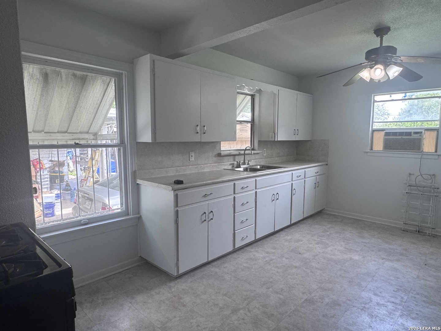 1223 Essex San Antonio TX 78210