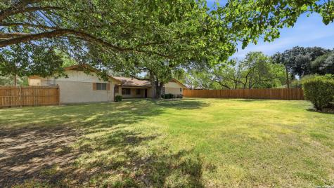 402 Tidecrest Drive Windcrest TX 78239