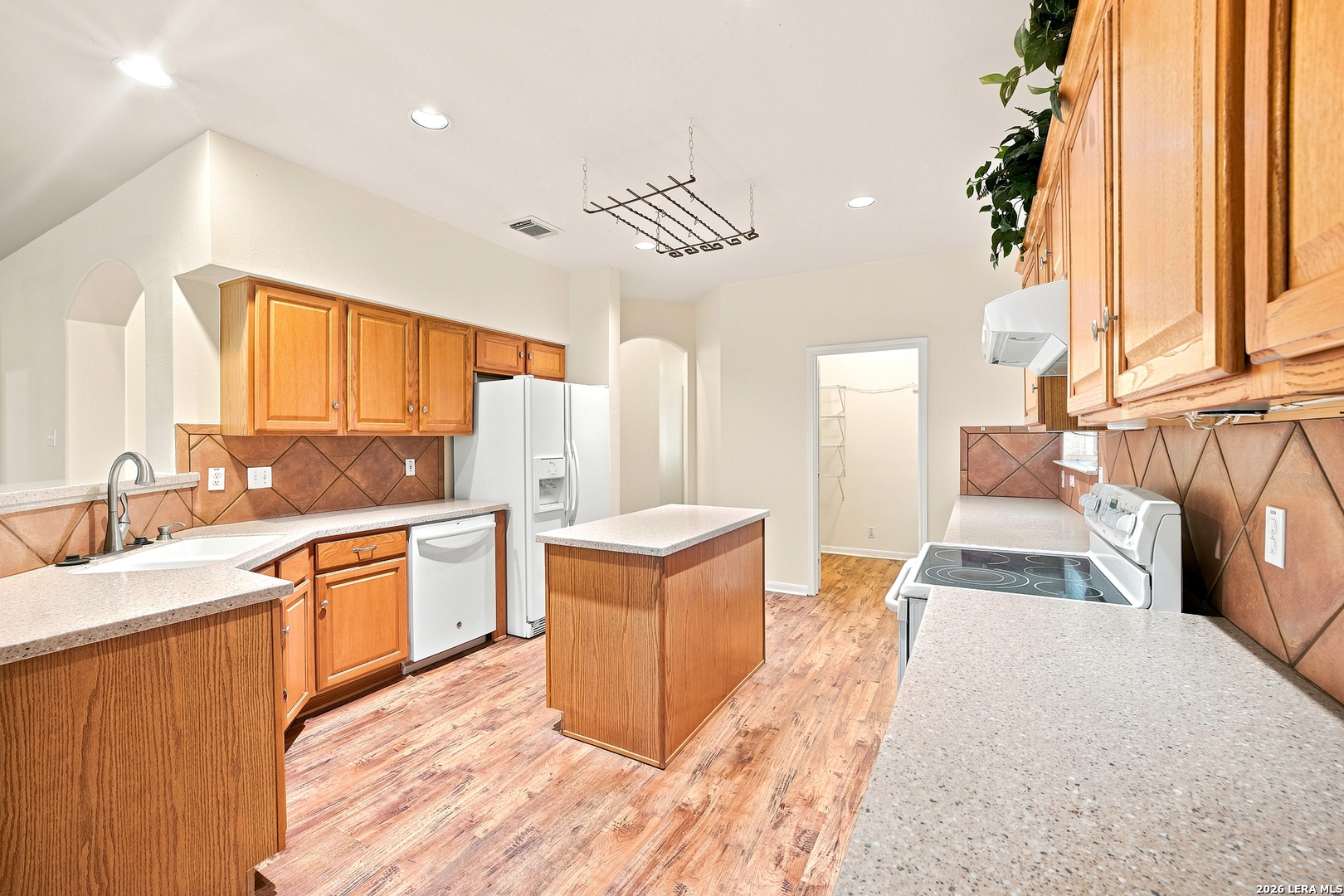 8414 La Fleur San Antonio TX 78249
