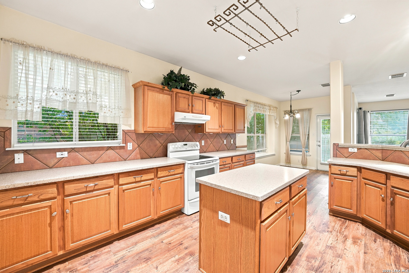 8414 La Fleur San Antonio TX 78249