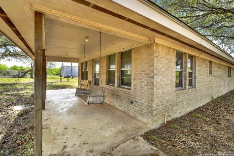 1212 County Road 337 La Vernia TX 78121