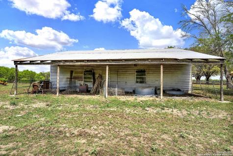 1212 County Road 337 La Vernia TX 78121