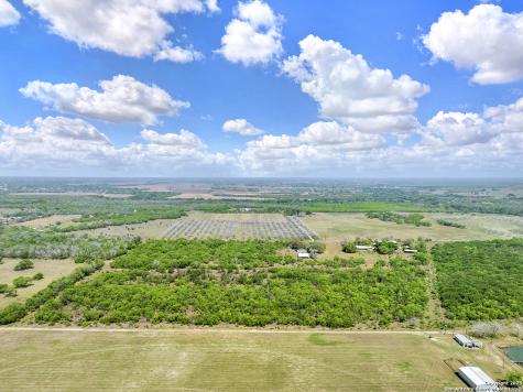 1212 County Road 337 La Vernia TX 78121