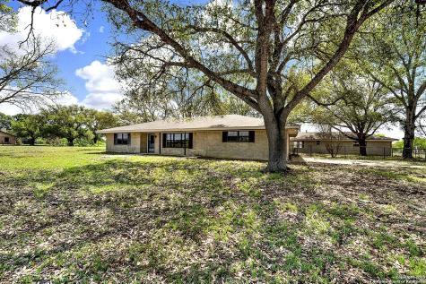 1212 County Road 337 La Vernia TX 78121