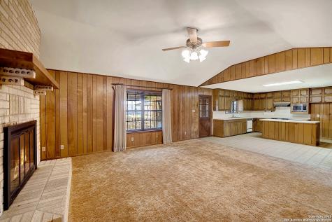 1212 County Road 337 La Vernia TX 78121