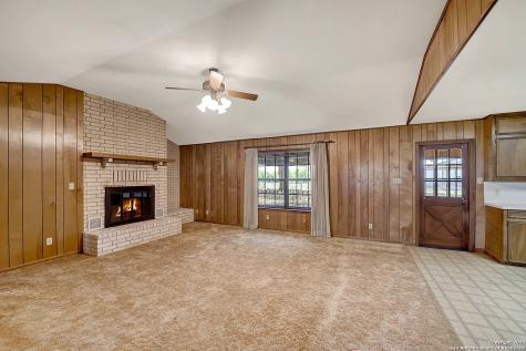 1212 County Road 337 La Vernia TX 78121