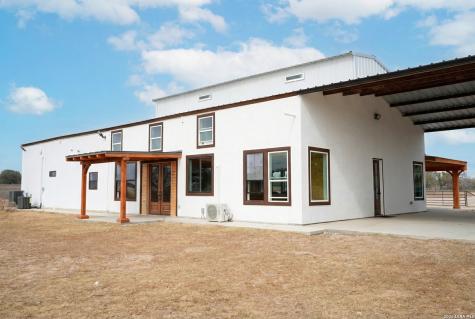 3169 Schuettig Poteet TX 78065