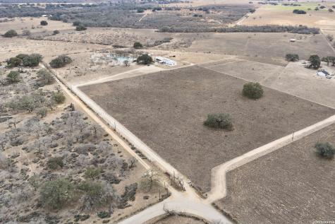 3169 Schuettig Poteet TX 78065