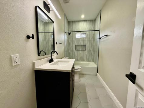 113 Thelka San Antonio TX 78214