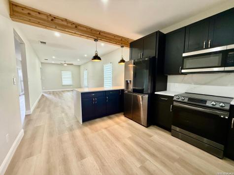 113 Thelka San Antonio TX 78214