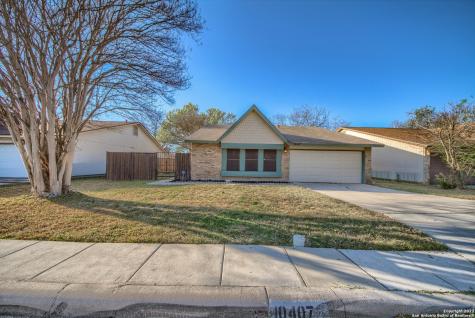 10407 Country Bluff San Antonio TX 78240