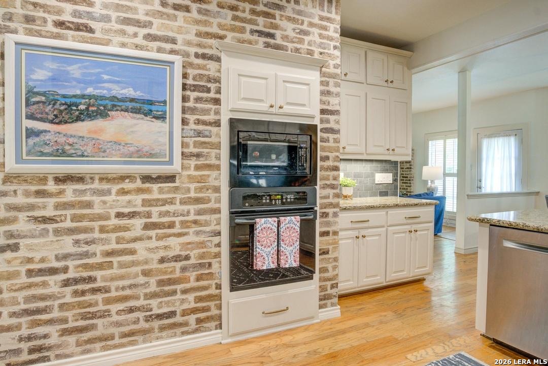 14 Granburg Circle San Antonio TX 78218