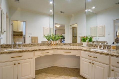 14 Granburg Circle San Antonio TX 78218