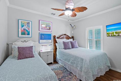 1528 S Magnolia Street Rockport TX 78382